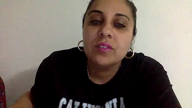 Snapshot of I_amXenox chatting on April 2, 5:21 pm I amXenox online show from April 2, 5:21 pm