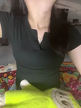 Snapshot of Sullys_ chatting on March 17, 6:39 am Sullys online show from March 17, 6:39 am