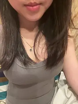 Snapshot of Sullys_ chatting on March 21, 5:01 am Sullys online show from March 21, 5:01 am