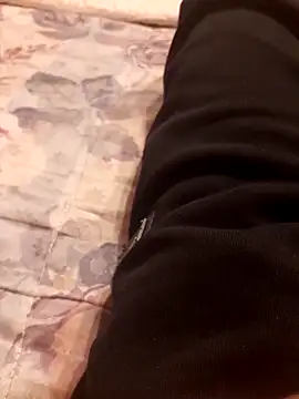 Snapshot of ilcazzone32 chatting on February 24, 7:45 pm ilcazzone32 online show from February 24, 7:45 pm