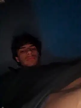 Snapshot of ilcazzone32 chatting on March 15, 10:27 pm ilcazzone32 online show from March 15, 10:27 pm