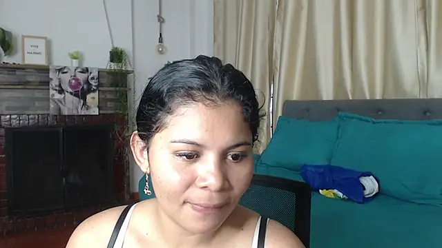Emma hassani online show from May 19, 6:58 pm