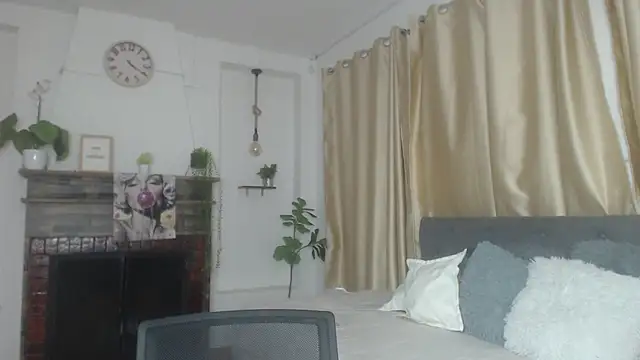 Emma hassani online show from June 21, 1:35 pm