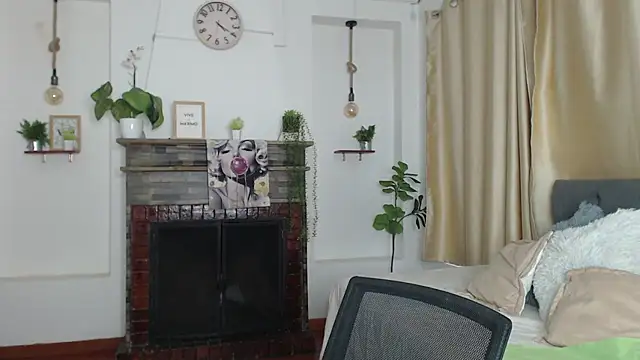 Emma hassani online show from June 30, 2:29 pm