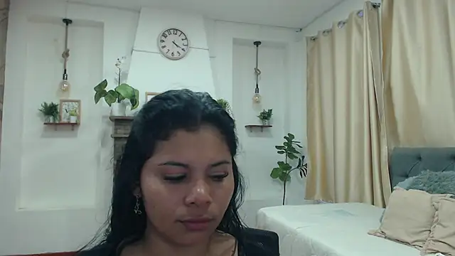 Emma hassani online show from July 1, 1:56 pm