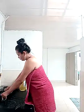 Snapshot of Emily_Rouse23 chatting on March 28, 9:25 pm Emily Rouse23 online show from March 28, 9:25 pm