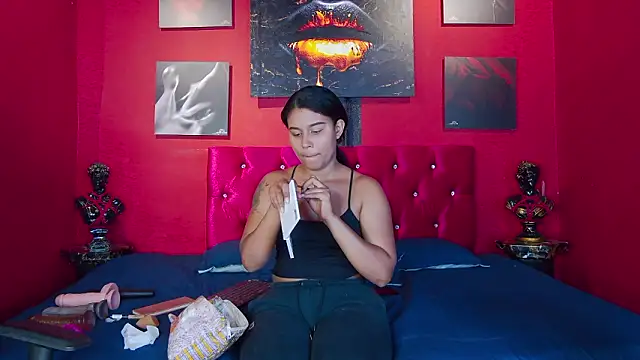 Snapshot of Luna_Dante_fox chatting on March 25, 12:44 pm Luna Dante fox online show from March 25, 12:44 pm