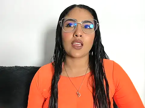 TatyGomez  online show from May 18, 8:31 am