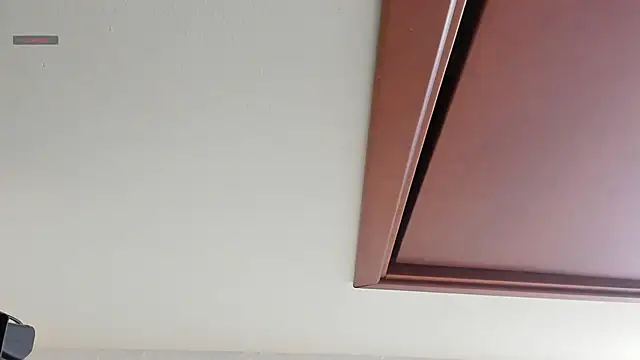 KissMeSara online show from April 25, 9:45 am