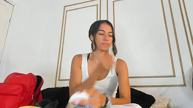 emily gaviria1 online show from April 23, 12:15 pm