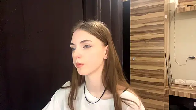 Snapshot of PollyDream chatting on March 26, 9:26 am PollyDream online show from March 26, 9:26 am