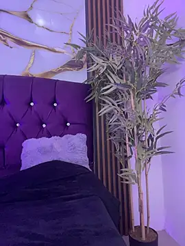 Snapshot of aurora_ec chatting on March 9, 12:20 pm aurora ec online show from March 9, 12:20 pm