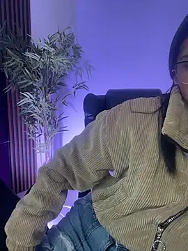 Snapshot of aurora_ec chatting on March 18, 12:52 pm aurora ec online show from March 18, 12:52 pm