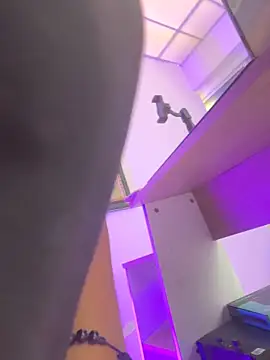 Snapshot of aurora_ec chatting on April 1, 1:34 pm aurora ec online show from April 1, 1:34 pm