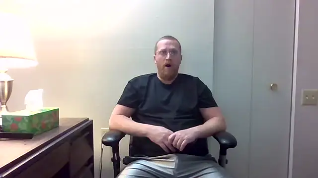 tytheexhibionist online show from April 29, 1:43 am