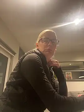 Amelie BlondeXX online show from May 1, 12:59 am