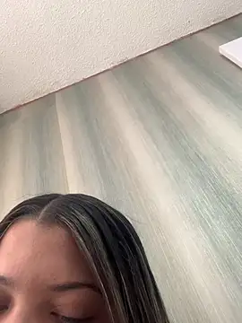 Snapshot of AdaPink_ chatting on March 7, 3:42 pm AdaPink online show from March 7, 3:42 pm