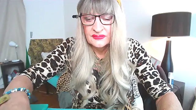 Snapshot of sophyTV chatting on March 17, 10:18 am sophyTV online show from March 17, 10:18 am