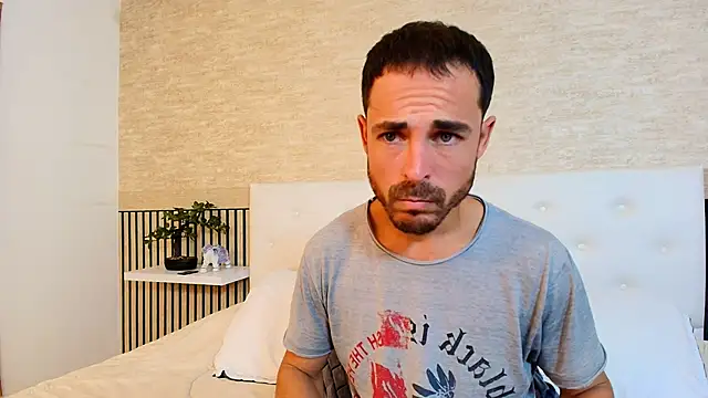 Adams Sanz online show from March 19, 8:02 pm