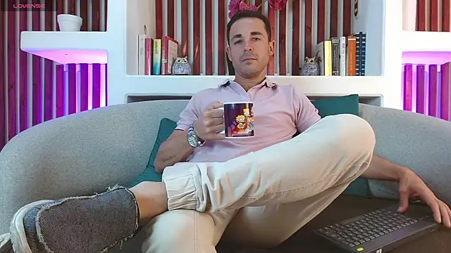 Adams Sanz online show from March 27, 7:24 pm