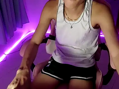 Snapshot of burger_kingxxx chatting on March 19, 7:34 am burger kingxxx online show from March 19, 7:34 am