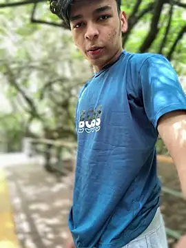 Snapshot of The_Conquer chatting on April 2, 6:49 pm The Conquer online show from April 2, 6:49 pm