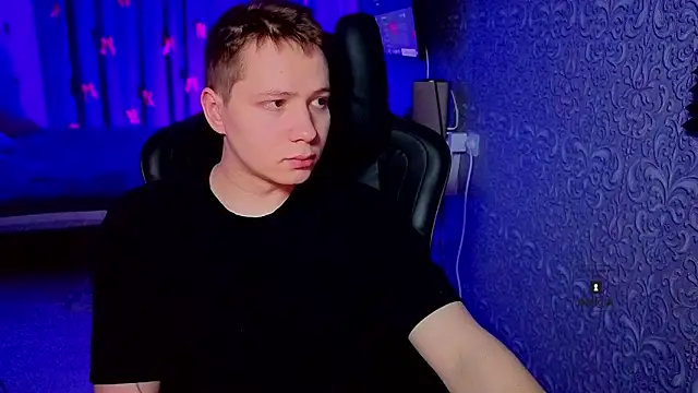 Snapshot of Karl_Night_ chatting on March 3, 5:19 pm Karl Night online show from March 3, 5:19 pm