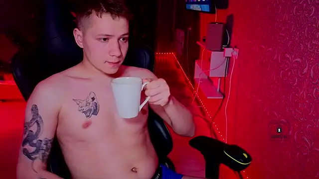 Snapshot of Karl_Night_ chatting on April 1, 9:45 pm Karl Night online show from April 1, 9:45 pm