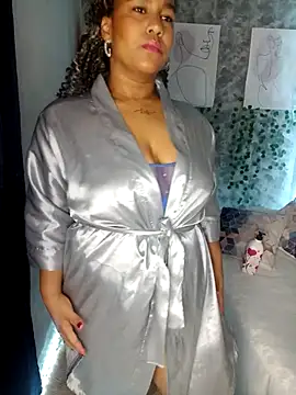 Snapshot of medusafox_ chatting on April 2, 8:34 am medusafox online show from April 2, 8:34 am