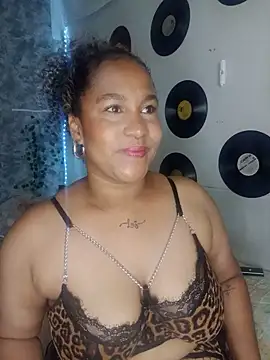 medusafox  online show from May 9, 4:50 am