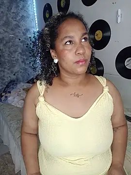 medusafox  online show from May 16, 5:04 am