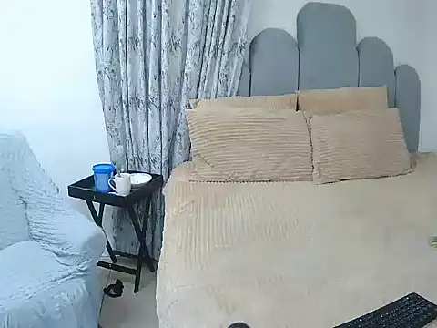 Snapshot of Blendyladyx chatting on March 15, 10:32 am Blendyladyx online show from March 15, 10:32 am