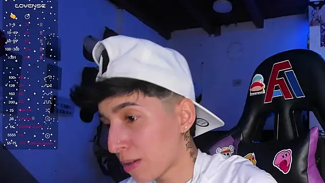 Snapshot of MIKEFONSE- chatting on March 11, 4:18 am MIKEFONSE- online show from March 11, 4:18 am