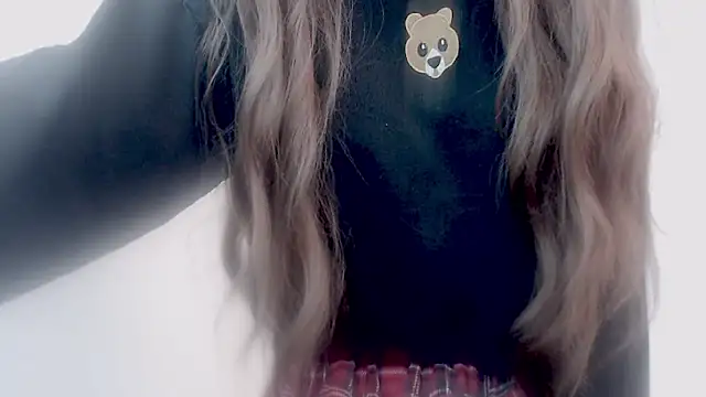 vanillemilk online show from May 23, 6:12 pm
