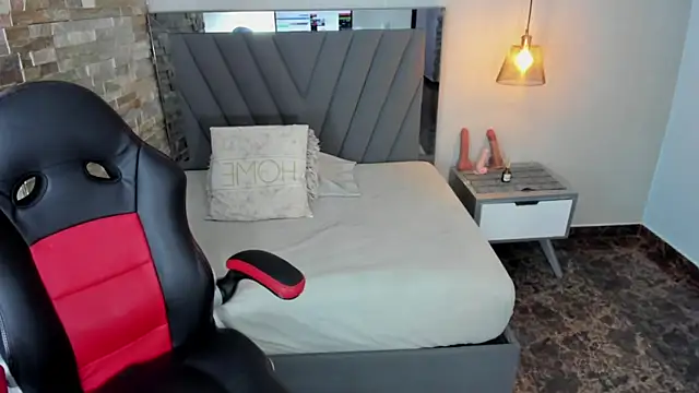 Snapshot of LUCIA_KHAN chatting on March 11, 7:20 pm LUCIA KHAN online show from March 11, 7:20 pm