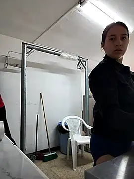 Snapshot of MaskedLatinaX chatting on March 8, 1:48 pm MaskedLatinaX online show from March 8, 1:48 pm