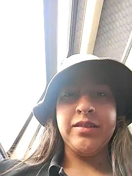 Snapshot of MaskedLatinaX chatting on March 28, 4:39 pm MaskedLatinaX online show from March 28, 4:39 pm