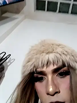 Snapshot of Alice_Willow chatting on March 23, 5:33 am Alice Willow online show from March 23, 5:33 am