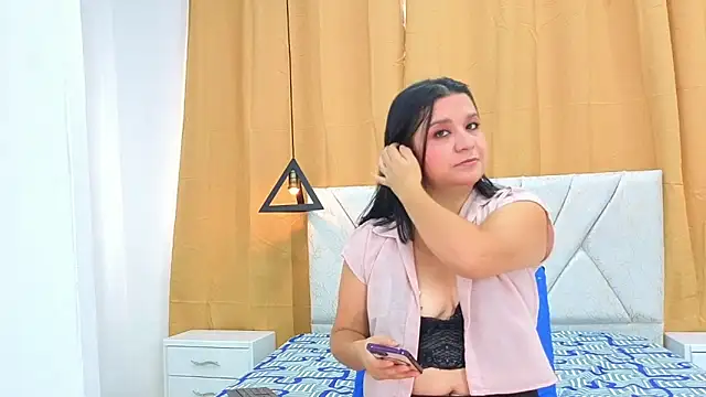 Snapshot of graceanderson_ chatting on March 6, 7:43 pm graceanderson online show from March 6, 7:43 pm