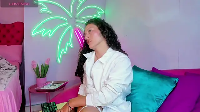 JeiLovee online show from May 3, 11:38 am