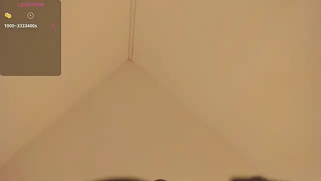 cloe spencer  online show from March 26, 7:30 pm