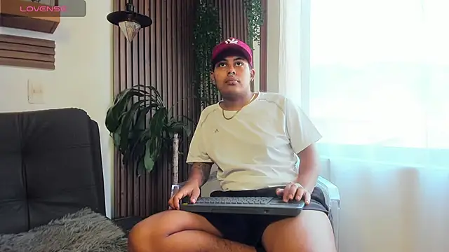 Noha  scott online show from March 12, 2:23 pm