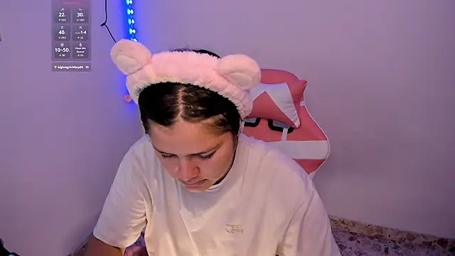 Snapshot of trianna_sweet chatting on February 27, 3:23 pm trianna sweet online show from February 27, 3:23 pm