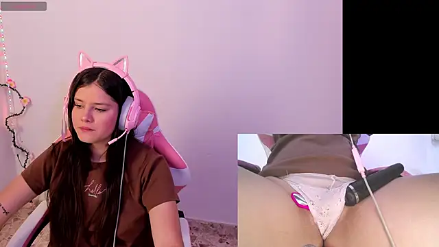 Snapshot of trianna_sweet chatting on March 4, 7:31 pm trianna sweet online show from March 4, 7:31 pm