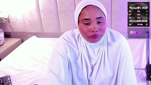 Snapshot of Camila-Rose chatting on March 19, 9:35 am Camila-Rose online show from March 19, 9:35 am