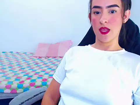dreamgirlxxx1 online show from July 12, 9:39 pm