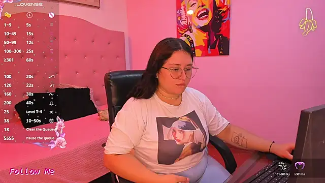 Snapshot of sienna_cavalli chatting on April 4, 12:35 pm sienna cavalli online show from April 4, 12:35 pm