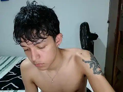 cute jisus online show from April 22, 7:04 pm