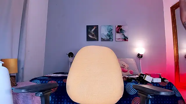 KimTaylorW online show from May 8, 2:28 am