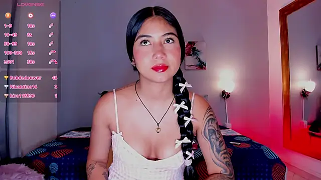 KimTaylorW online show from May 14, 2:40 am